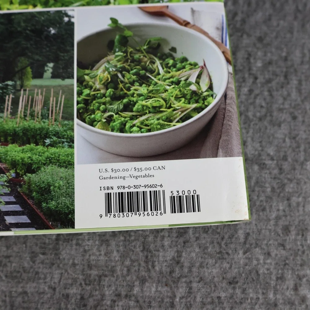 American Grown Michelle Obama HC Dust Jacket Gardening Illustrated 1st USA